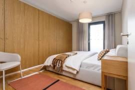 Ready to move-in: Upscale 2 bedroom apartment with Garden in Schoneberg