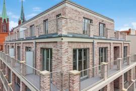 Luxurious 3-Room Apartment with Large Balcony in Prime Kreuzberg