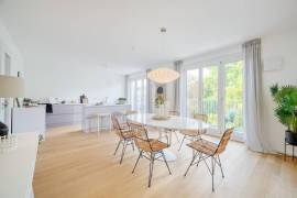 Luxurious 3-Room Apartment with Large Balcony in Prime Kreuzberg