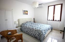 6 room, 165m2 Detached house for sale in Puissalicon - 449 000 € *