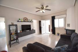 GREAT TOWNHOUSE WITH SWIMMING POOL, SOLARIUM AND GARAGE