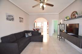 GREAT TOWNHOUSE WITH SWIMMING POOL, SOLARIUM AND GARAGE