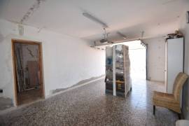 GREAT TOWNHOUSE WITH SWIMMING POOL, SOLARIUM AND GARAGE