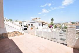 GREAT TOWNHOUSE WITH SWIMMING POOL, SOLARIUM AND GARAGE