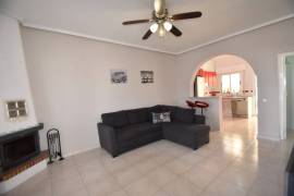 GREAT TOWNHOUSE WITH SWIMMING POOL, SOLARIUM AND GARAGE