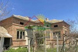 Rural One-storey House in Izvornik village, 873m² yard, Valchi Dol,