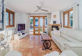 4 Bedrooms - Property - For Sale