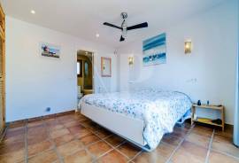 4 Bedrooms - Property - For Sale