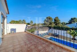 4 Bedrooms - Property - For Sale