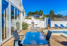 4 Bedrooms - Property - For Sale