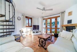 4 Bedrooms - Property - For Sale