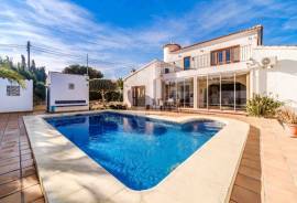 4 Bedrooms - Property - For Sale