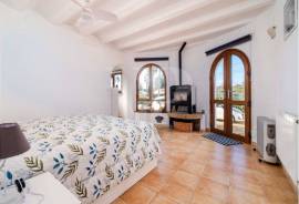 4 Bedrooms - Property - For Sale