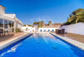 4 Bedrooms - Property - For Sale