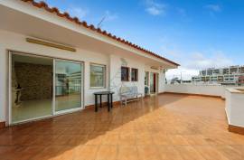 Penthouse with 3 Bedrooms and spacious terrace - Portimão