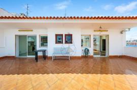 Penthouse with 3 Bedrooms and spacious terrace - Portimão