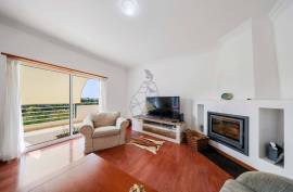 Excellent 4 bedroom triplex villa with ample outdoor space in Portimão