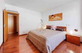 Excellent 4 bedroom triplex villa with ample outdoor space in Portimão