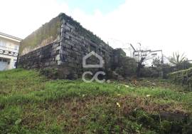 House in a State of Ruin - Povoação