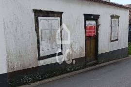 House in a State of Ruin - Povoação