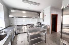 Fully Equipped Restaurant or Snack Bar in Orgens