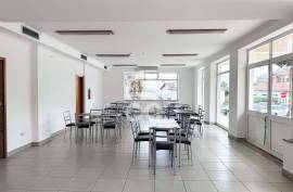 Fully Equipped Restaurant or Snack Bar in Orgens