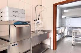 Fully Equipped Restaurant or Snack Bar in Orgens