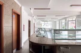 Fully Equipped Restaurant or Snack Bar in Orgens