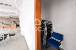 Fully Equipped Restaurant or Snack Bar in Orgens