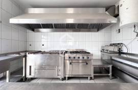 Fully Equipped Restaurant or Snack Bar in Orgens