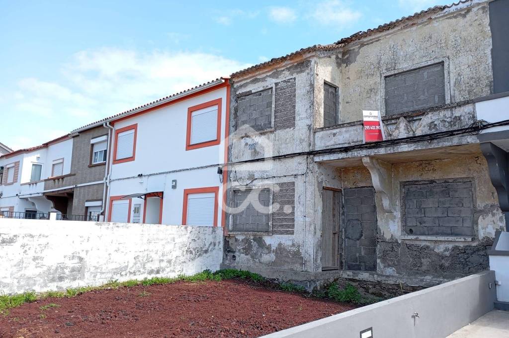 Ruin – Praia da Vitória, Terceira Island