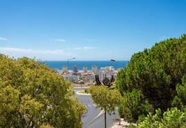 T4 apartment with terraces and open ocean views in Capuchos