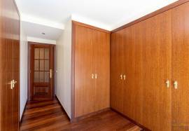 T4 apartment with terraces and open ocean views in Capuchos