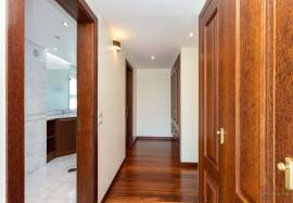 T4 apartment with terraces and open ocean views in Capuchos