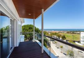 T4 apartment with terraces and open ocean views in Capuchos