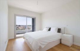 New T3 apartment in Seixal with exceptional views of the Tagus & Lisbon