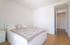 New T3 apartment in Seixal with exceptional views of the Tagus & Lisbon