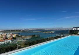 New T3 apartment in Seixal with exceptional views of the Tagus & Lisbon