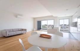 New T3 apartment in Seixal with exceptional views of the Tagus & Lisbon