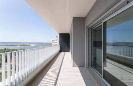 New T3 apartment in Seixal with exceptional views of the Tagus & Lisbon