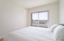 New T3 apartment in Seixal with exceptional views of the Tagus & Lisbon