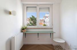 Lisbon Graça T1 of charm beautiful renovation with charming veranda and its unobstructed view