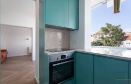 Lisbon Graça T1 of charm beautiful renovation with charming veranda and its unobstructed view