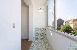 Lisbon Graça T1 of charm beautiful renovation with charming veranda and its unobstructed view