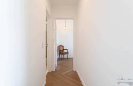 Lisbon Graça T1 of charm beautiful renovation with charming veranda and its unobstructed view