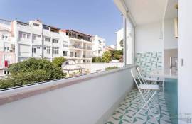Lisbon Graça T1 of charm beautiful renovation with charming veranda and its unobstructed view