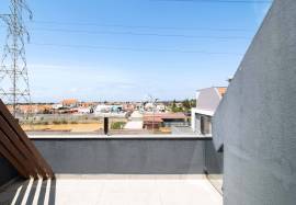 3 Bedroom Terraced House with Garage in Redondos