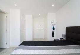 3 Bedroom Terraced House with Garage in Redondos