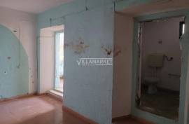 3 +1 bedroom bank apartment located on the ground floor of a three-storey building, in the heart of Borba.