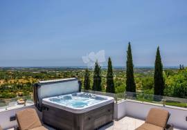 Luxury 3-Bedroom Villa with self contained guest area, pool & Panoramic Views – Moncarapacho.